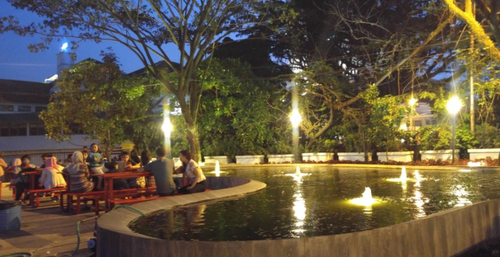 Cikapundung menjelang malam