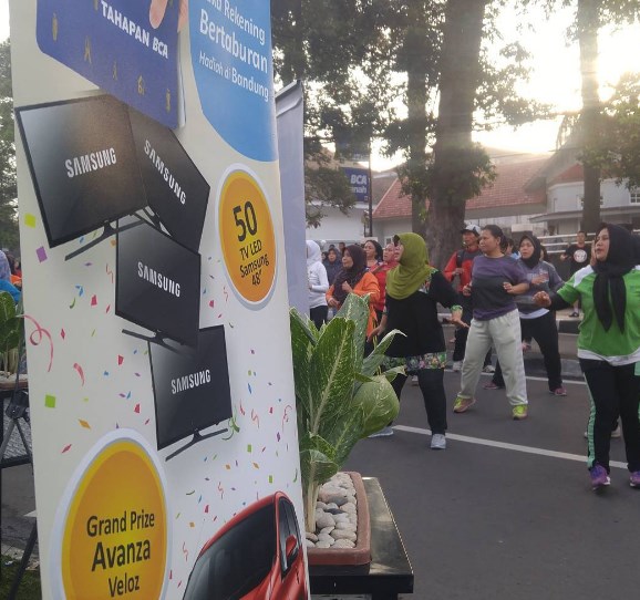 Banner BCA di CFD Dago