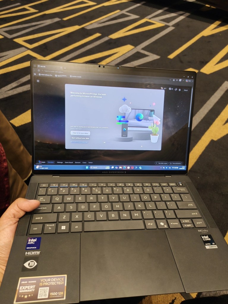ASUS EXPERTBOOK ULTRA